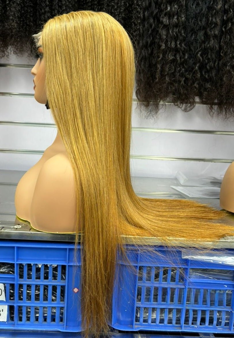 Hairlo Honey Blonde Transparent 5x5 HD Lace Closure Wig, 22 inches - Premium Quality & Style. - Hairlo